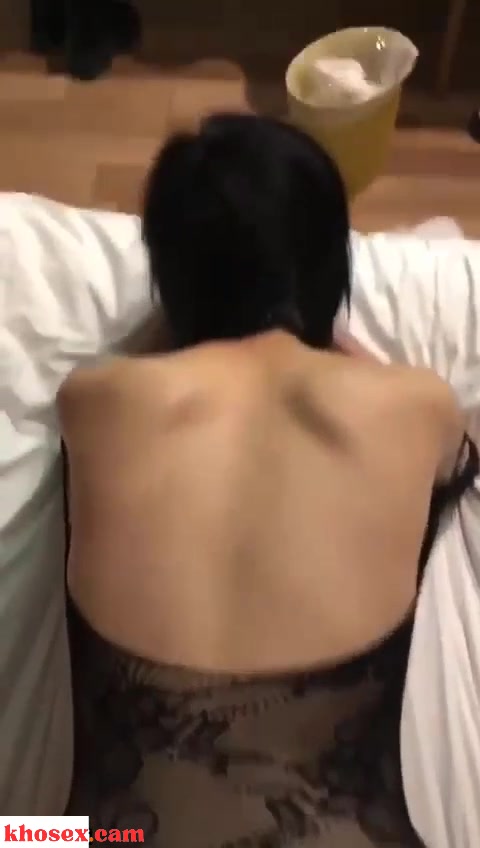 Sex Viêt - Chị kế xinh đẹp chăm sóc 2 cậu em trai ngây thơ (Ảnh 8)