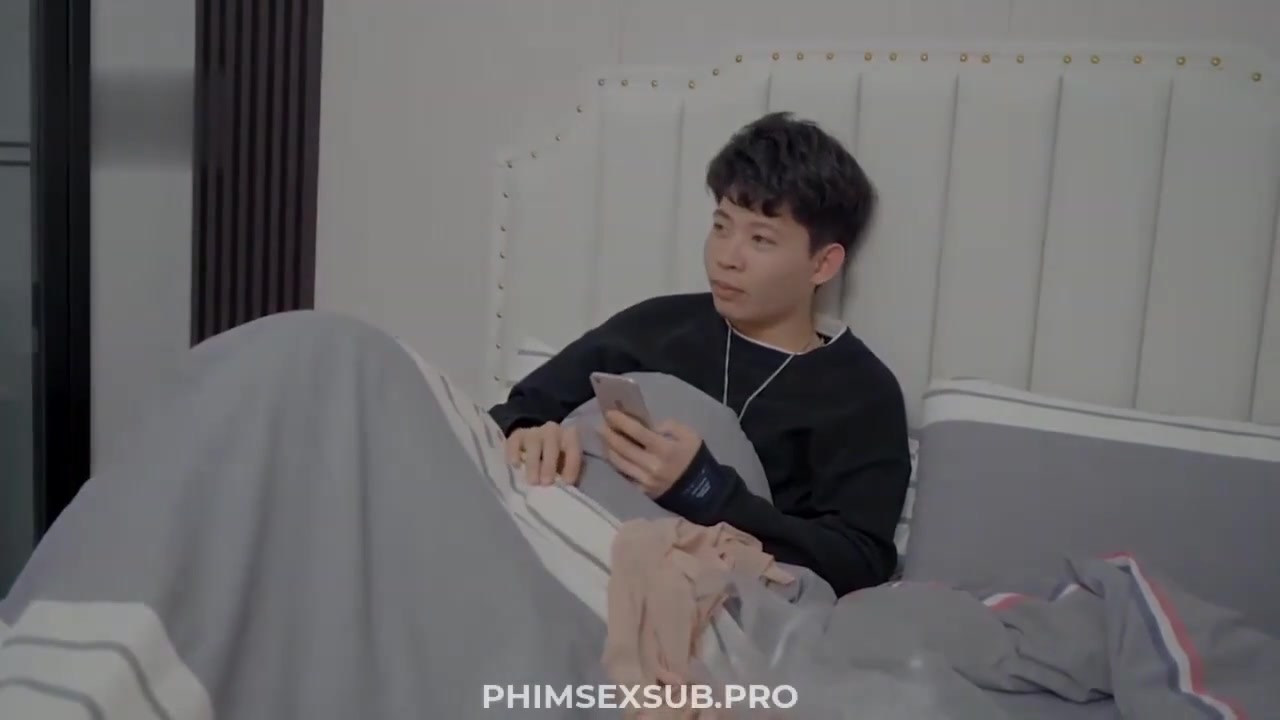 China AV - Mẹ kế nứng quá nước bím bắn vào mặt con trai (Ảnh 3) China AV - Mẹ kế nứng quá nước bím bắn vào mặt con trai (Ảnh 3)