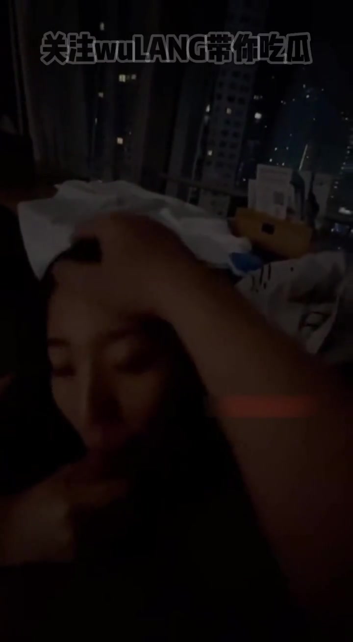 China AV - Phim sex [trung quốc] đi cùng bạn thân xoạc em người yêu cũ bướm non (Ảnh 20)