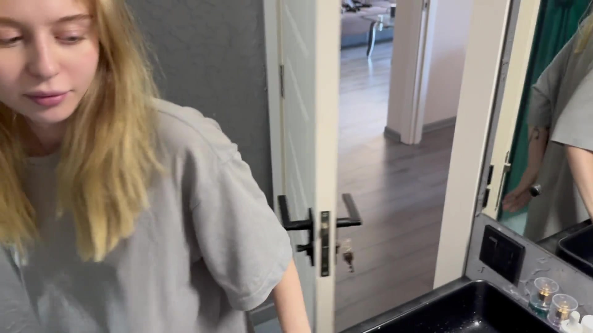 Sex Mỹ - Threesome thật sướng cùng em dâu (Ảnh 1)