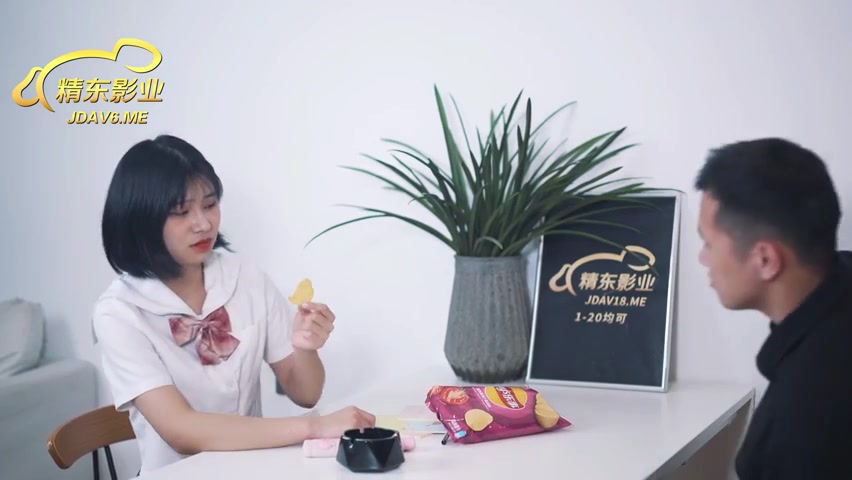 China AV - Phim sex [trung quốc] sửa đường nước hỏng, anh thợ phang luôn em chủ nhà (Ảnh 2)