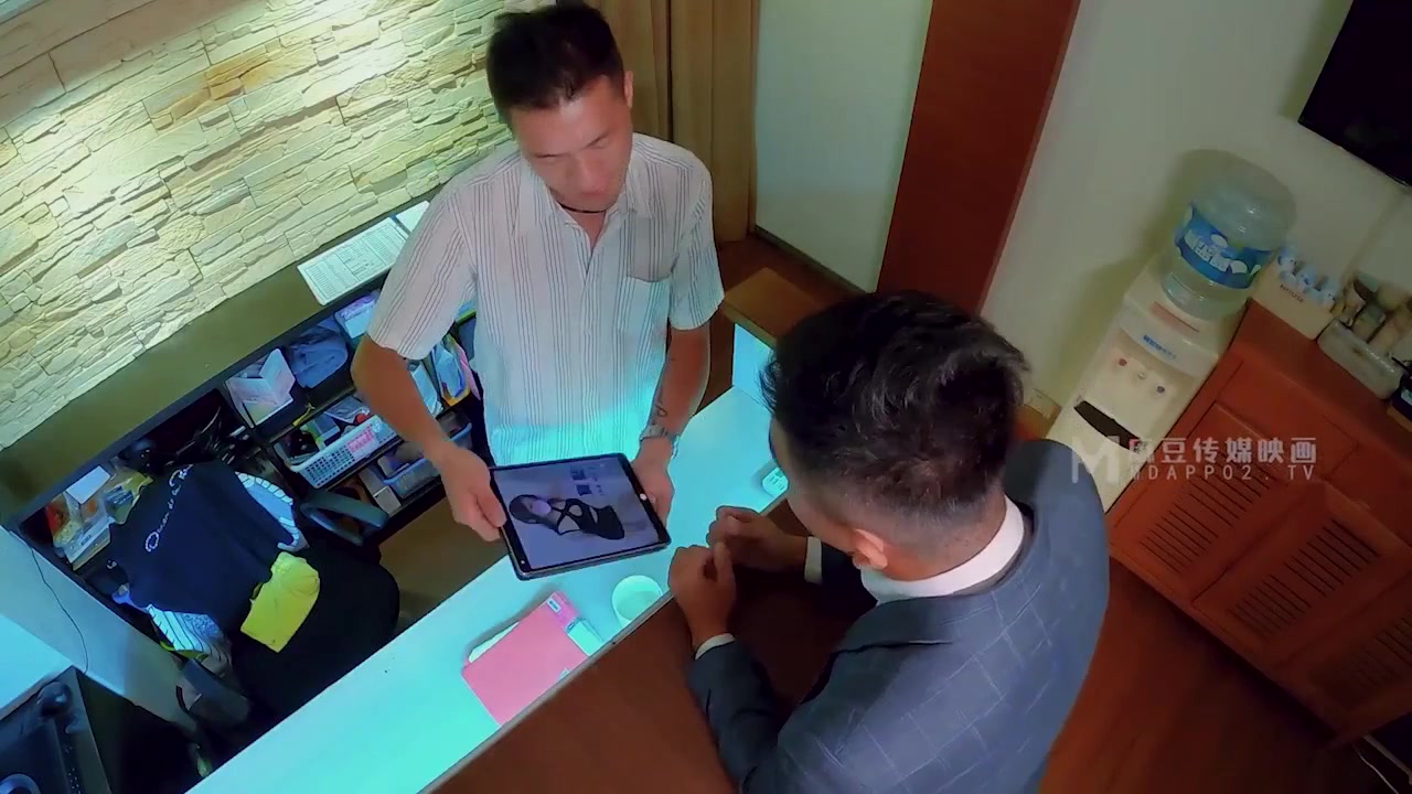 Sex Trung Quốc - Giã em tay vịn karaoke xinh đẹp ngoan ngoãn cực phê (Ảnh 2) Sex Trung Quốc - Giã em tay vịn karaoke xinh đẹp ngoan ngoãn cực phê (Ảnh 2)