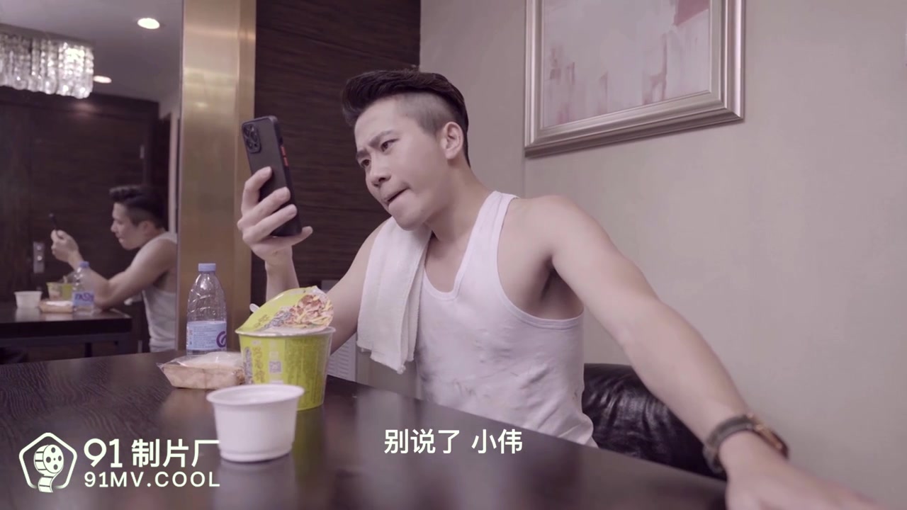 Sex TQ - Em teen da trắng nhún nhảy trên chuối khủng của anh da đen (Ảnh 3) Sex TQ - Em teen da trắng nhún nhảy trên chuối khủng của anh da đen (Ảnh 3)