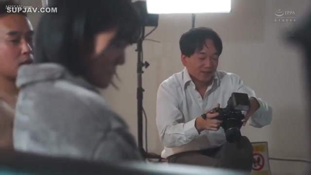 HOT JAV - Vợ vụng trộm với tình nhân ở ngoài siêu múp (Ảnh 10)
