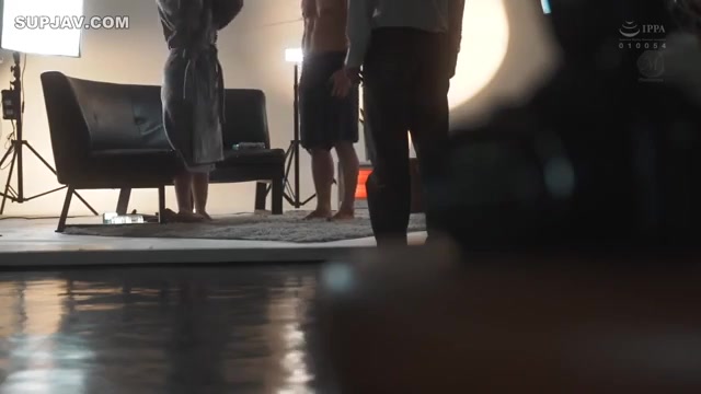 HOT JAV - Vợ vụng trộm với tình nhân ở ngoài siêu múp (Ảnh 16)