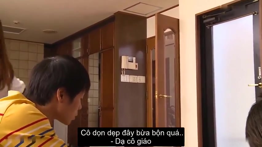 HOT JAV - Anh chàng gymer làm tình em nhân viên mưa xinh tóc vàng (Ảnh 1)