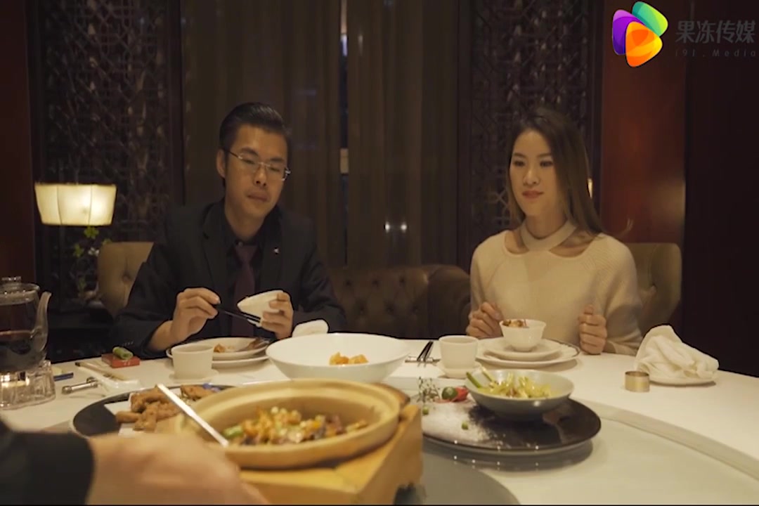 Sex TQ - Bố chồng mây mưa con dâu khi con trai đi công tác (Ảnh 4) Sex TQ - Bố chồng mây mưa con dâu khi con trai đi công tác (Ảnh 4)