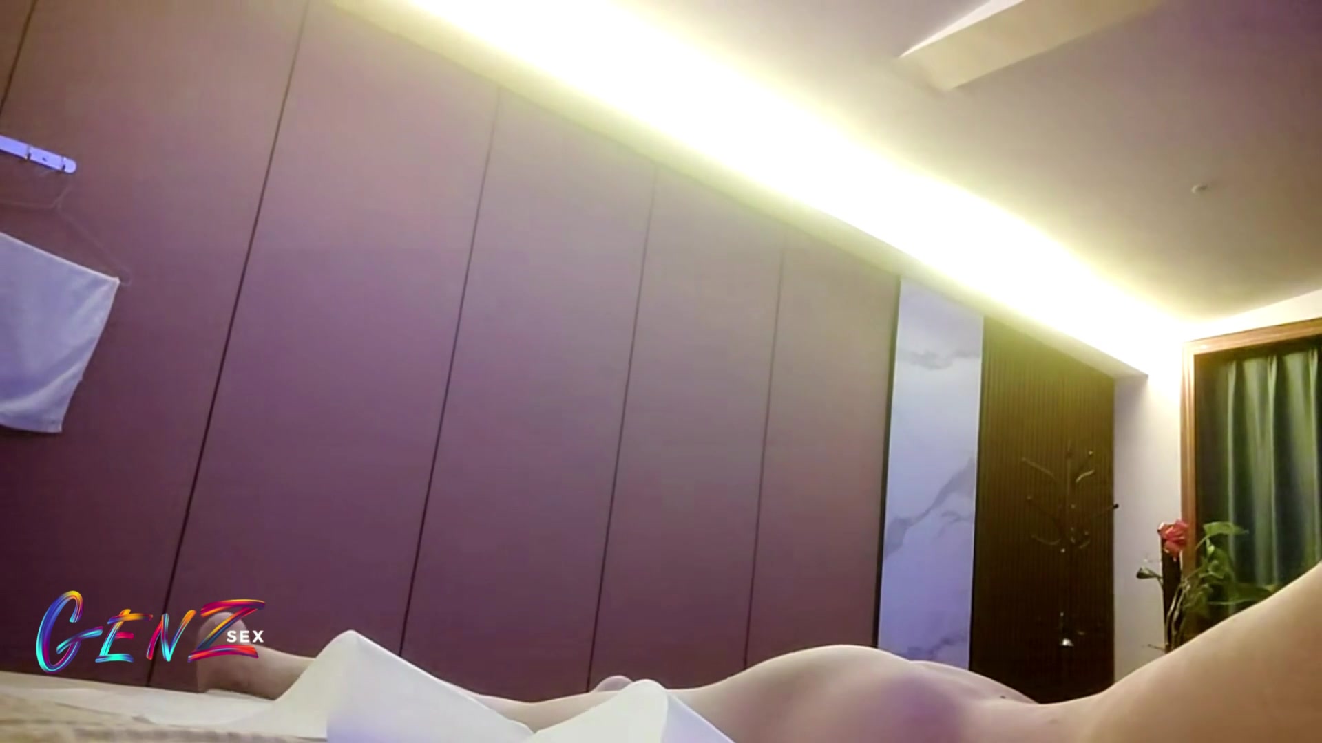 Sex Việt 2023 - Chịch bướm em nhân viên xinh đẹp vào tiệm massage (Ảnh 7)