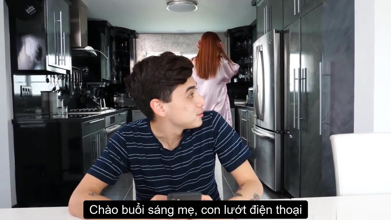 Sex Châu Âu - Phim sex [vietsub] lén lút qua lại với em tay vịn karaoke (Ảnh 1)