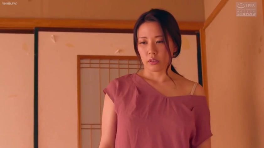 JAVHD - Phim sex [vietsub] chê chồng chuối nhỏ, cô trưởng phòng đóng gạch với cấp dưới (Ảnh 3)