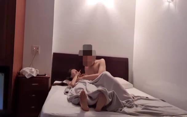 Sex Viêt - Phim sex [Việt Nam] Dịch vụ massage đèn mờ trong chòi cafe vườn (Ảnh 2)