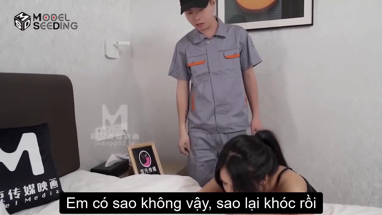 Mây mưa cô vợ trẻ xinh xắn hay bắt nạt chàng trai (Ảnh 7)