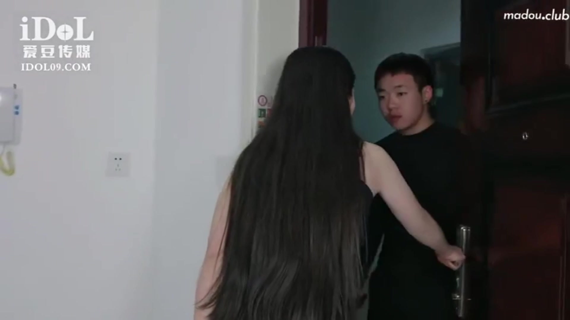 China AV - Phim sex [trung quốc] cô bé học sinh nhưng bướm phụ huynh (Ảnh 1)