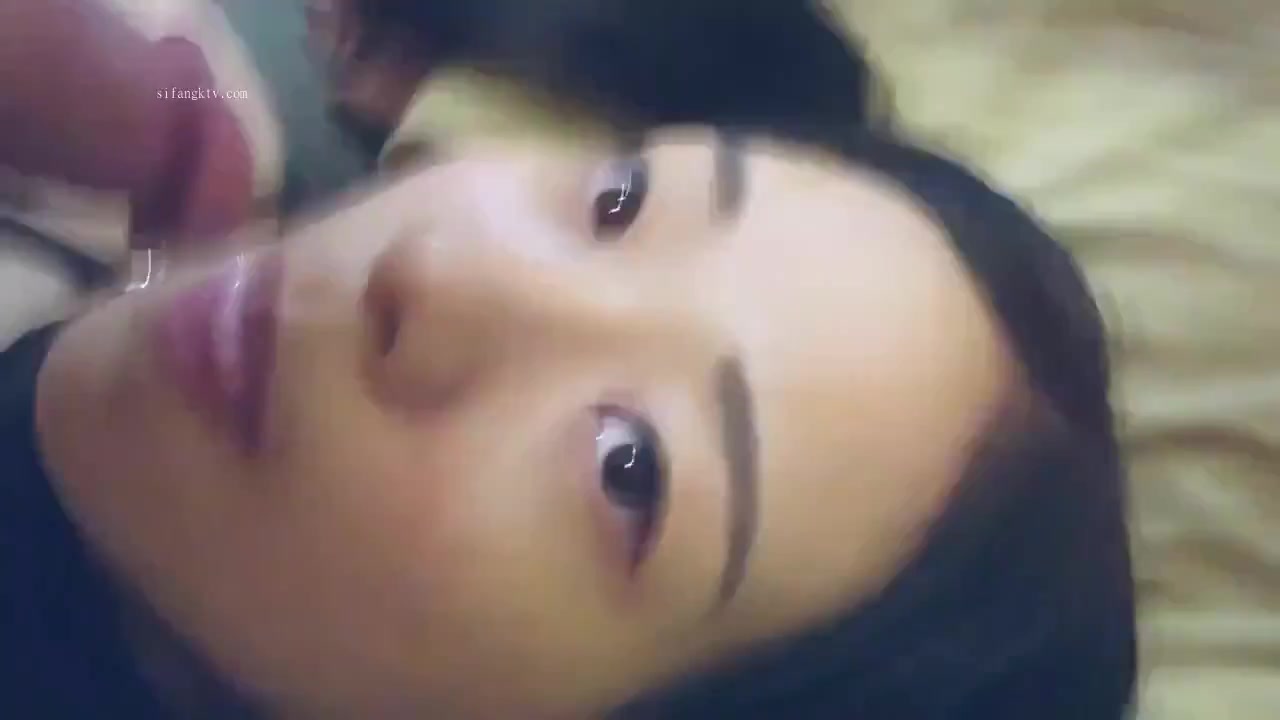 China AV - Phim sex [trung quốc] xịt nước hoa kích dục rồi làm tình bạn của em họ (Ảnh 23)